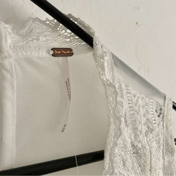 Free People- Tea Party sheer lace crop tank top in Ivory- medium - Picture 11 of 12